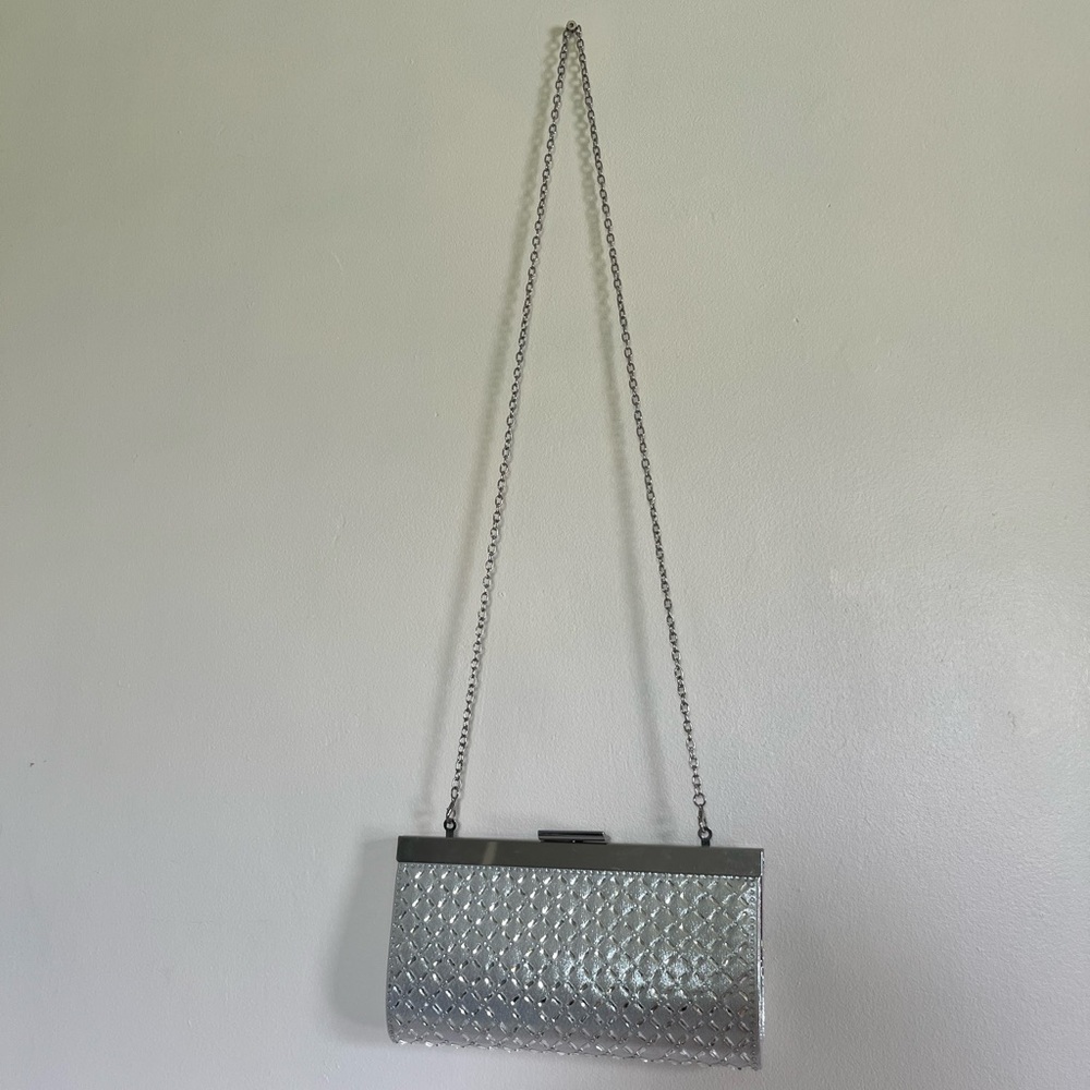 La Regale Elegant Silver Jeweled Clutch Chain Purse